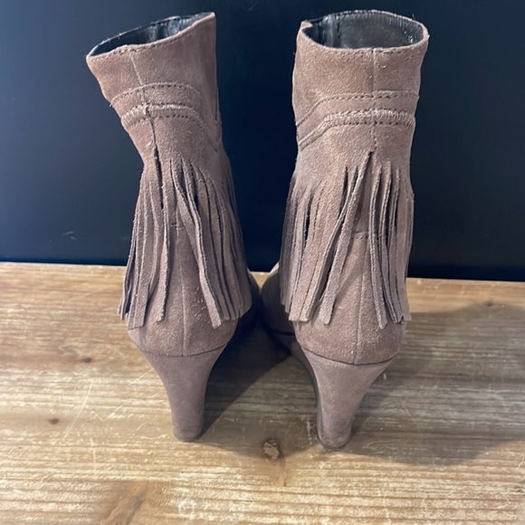 Steve Madden ERAGON Taupe Fringe Boots - Picture 6 of 10